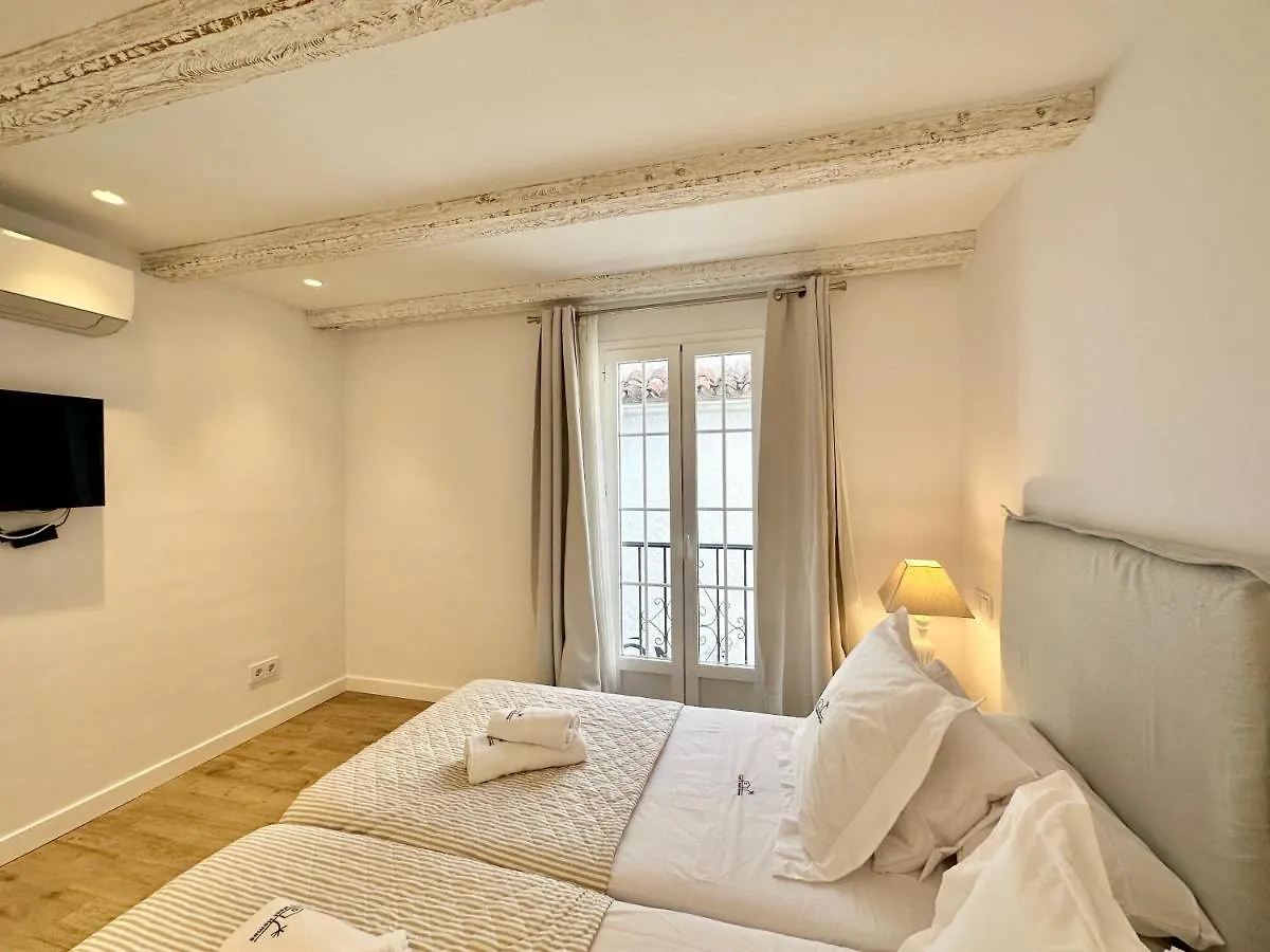 Old Town Modern Flat, 4 Minutes From Beach - Eaw Homes 马尔韦利亚 公寓