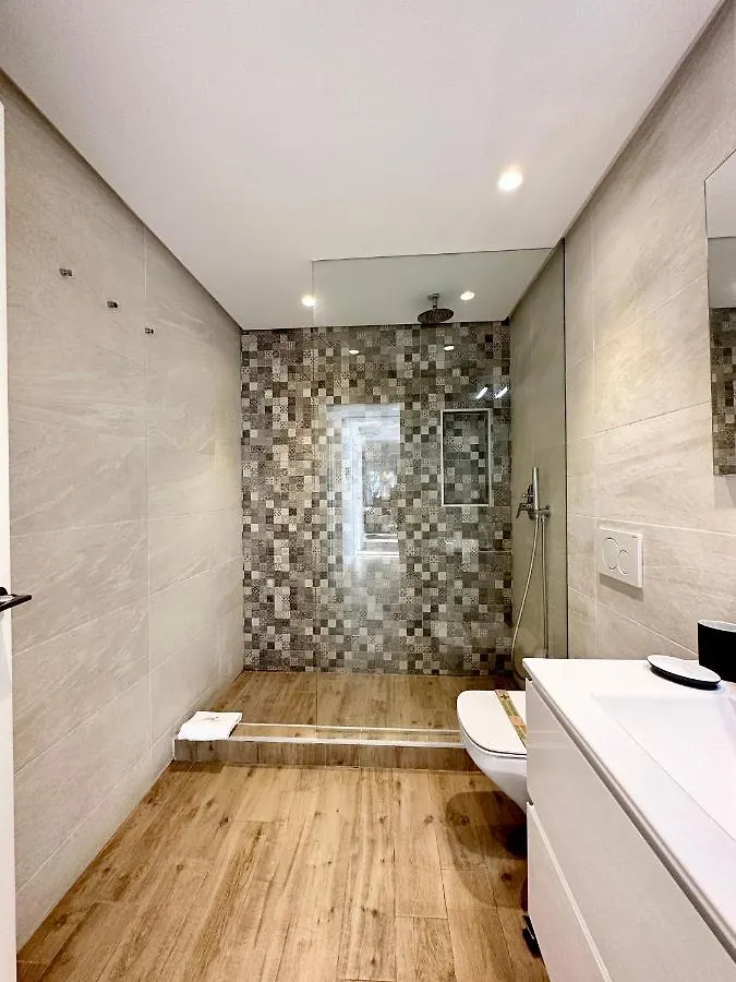 Old Town Modern Flat, 4 Minutes From Beach - Eaw Homes 马尔韦利亚 公寓