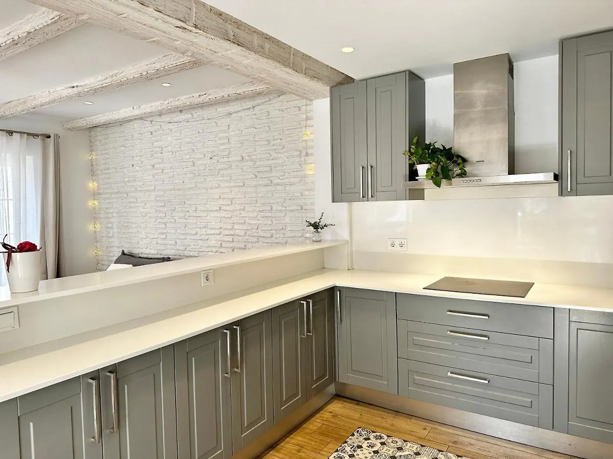 Old Town Modern Flat, 4 Minutes From Beach - Eaw Homes Marbella 0*,  Spanje